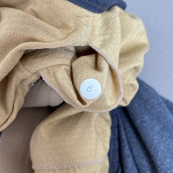 Lululemon Tank Top Women's 6 Grey Built-in Bra Sleeveless Athletic Top - Picture 15 of 15